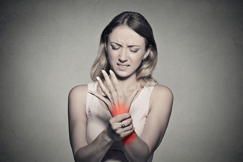 Broken Wrist: Symptoms & Treatment
